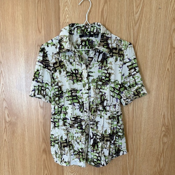 Essentials by Milano Green and Black Pleated Office Casual Button Down Shirt - Picture 1 of 4